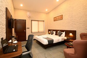 Hotel Navtara