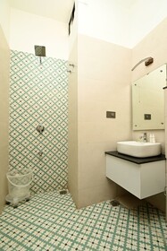 Hotel Navtara