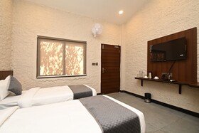 Hotel Navtara