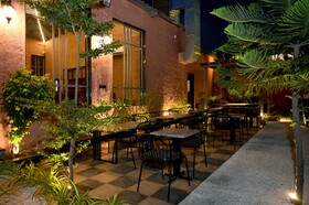 Hotel Navtara
