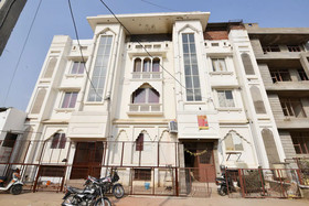Hotel Raj Niwas by OYO Rooms