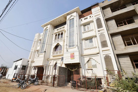 Hotel Raj Niwas by OYO Rooms