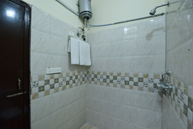 Hotel Raj Niwas by OYO Rooms