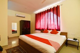 Hotel Raj Niwas by OYO Rooms
