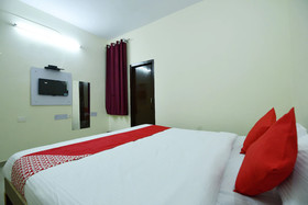 Hotel Raj Niwas by OYO Rooms