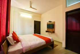 Hotel Raj Niwas by OYO Rooms