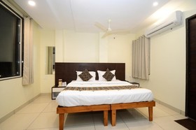 Hotel Rashika Palace