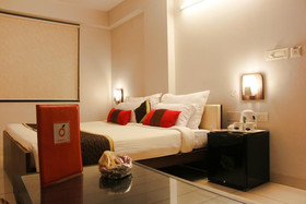 Hotel R K Palace