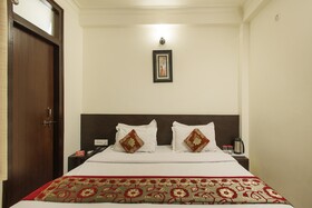 Hotel Rockland by OYO Rooms