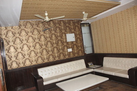 Hotel Sanjay Palace by OYO Rooms