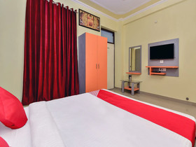 Hotel Suraj Villa By OYO Rooms