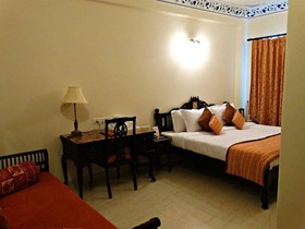 Hotel Umaid Residency