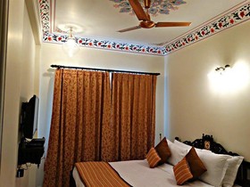 Hotel Umaid Residency