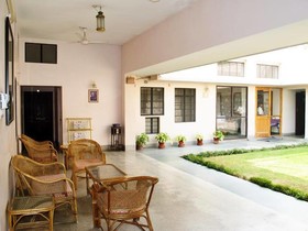 Jai Niwas Garden Hotel