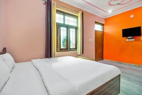 Kukas Guest House by OYO Rooms