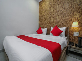 OYO 14892 Hotel Tourista