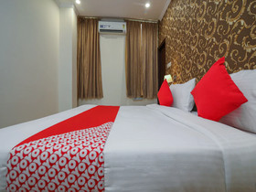 OYO 14892 Hotel Tourista