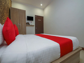 OYO 14892 Hotel Tourista