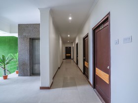 OYO 14892 Hotel Tourista