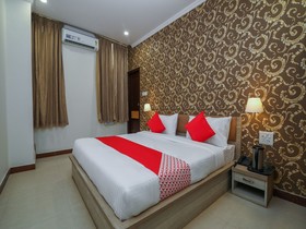 OYO 14892 Hotel Tourista