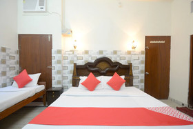 OYO 19035 Hotel Satkar