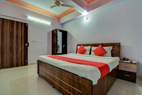 OYO 19036 Hotel Royal Raj