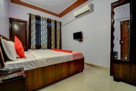 OYO 19036 Hotel Royal Raj