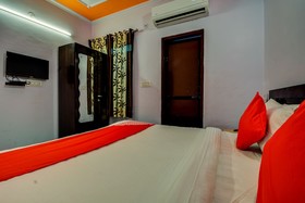 OYO 19036 Hotel Royal Raj