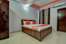 OYO 19036 Hotel Royal Raj