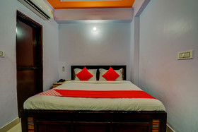 OYO 19036 Hotel Royal Raj