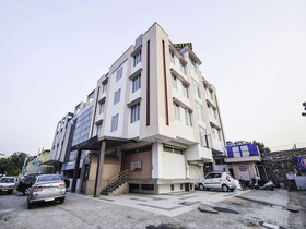 OYO 24041 Silverkey Corp Residency