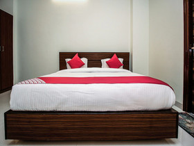 OYO 26462 Hotel Yatrik