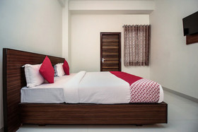 OYO 26462 Hotel Yatrik