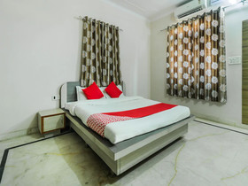 OYO 26462 Hotel Yatrik