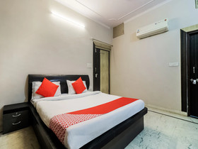 OYO 26462 Hotel Yatrik