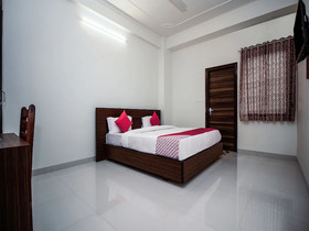 OYO 26462 Hotel Yatrik
