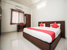 OYO 26462 Hotel Yatrik