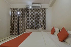 OYO 26462 Hotel Yatrik