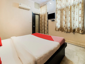 OYO 26462 Hotel Yatrik