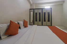 OYO 26462 Hotel Yatrik