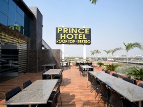 OYO 7110 Hotel Prince