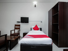 OYO Flagship 15357 Ahinsha Cicle