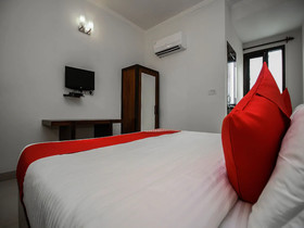 OYO Flagship 15357 Ahinsha Cicle