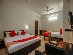 OYO Flagship 15357 Ahinsha Cicle