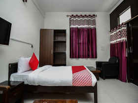 OYO Flagship 15357 Ahinsha Cicle