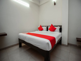 OYO Flagship 15357 Ahinsha Cicle