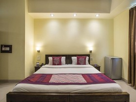 OYO Premium C Scheme Ahinsa Circle