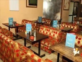 OYO Rooms Mansarovar Swarn Path