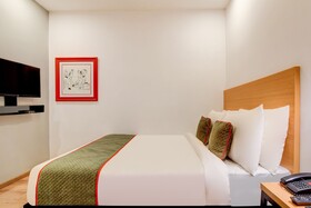 OYO Townhouse 205 Jaipur Airport