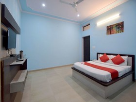 Royal Castillo By OYO Rooms